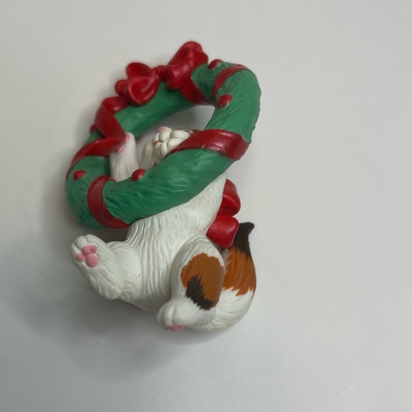 Mischievous Kittens Series In A Wreath Hallmark 2017 Keepsake Ornament #19 EUC - Picture 7 of 10